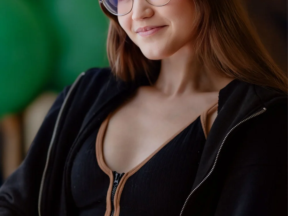 LyndseyEstaban's Offline XXX Chat