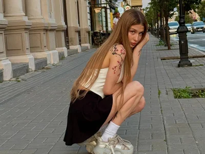 EllyRockStar - handjob