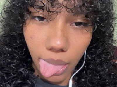 Curly_lily on StripChat