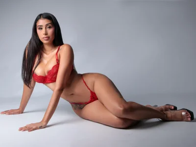 Vale_arias Female Squirtlatin Striptease Webcam