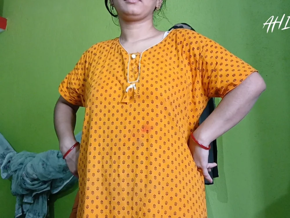 AAHANA2000's Offline XXX Chat