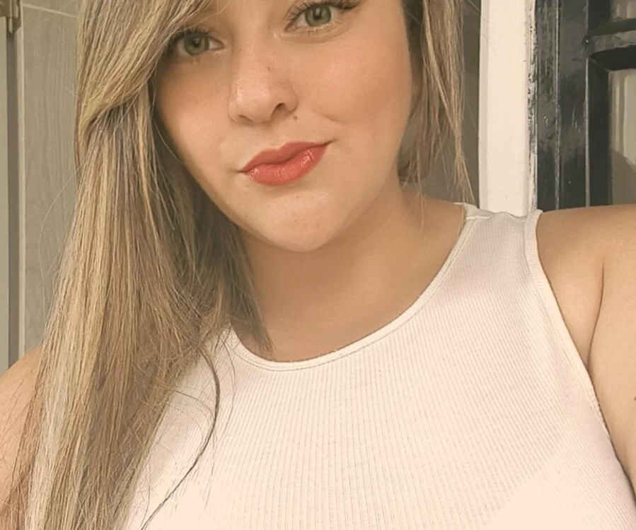 Saraa_honey's Offline XXX Chat