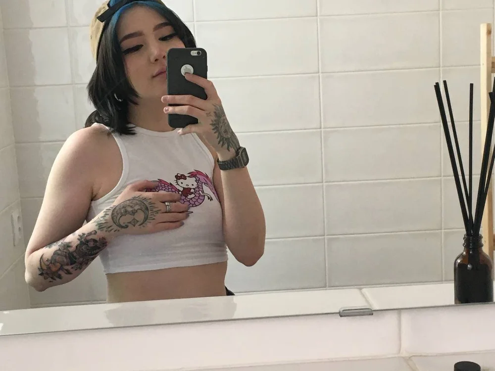 MikaOneGirl's Offline XXX Chat