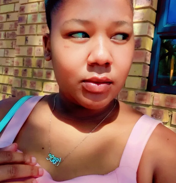 Sexy-Ass4 Chat XXX offline