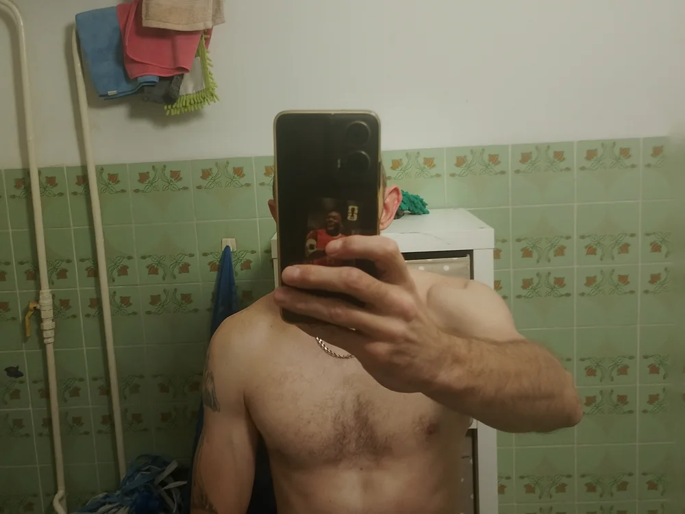 Szymon_39 Chat XXX offline