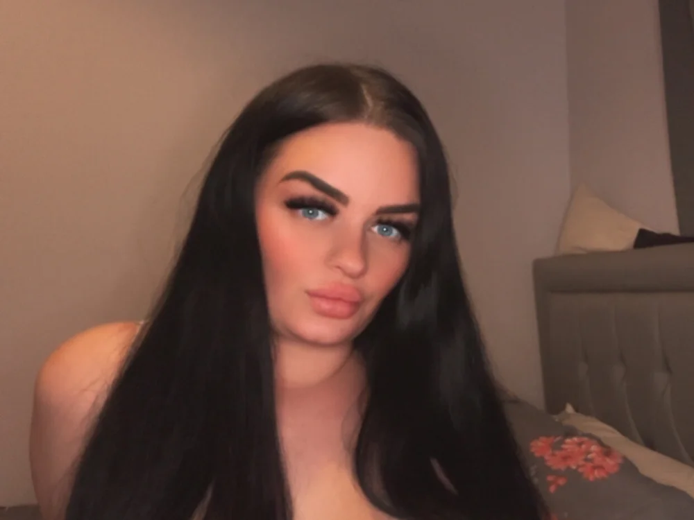 blue-bonnie Adlı Modelin Çevrimdışı XXX Sohbeti