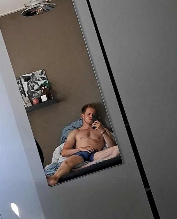 Fitharddickkn Offline XXX chat