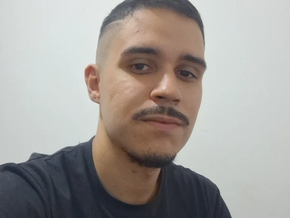 Theus_2025's Offline XXX Chat