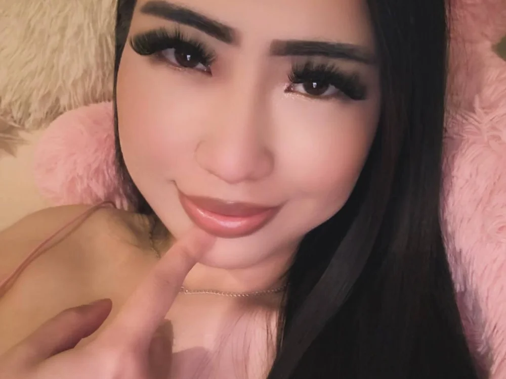 YukkiBones Chat XXX offline