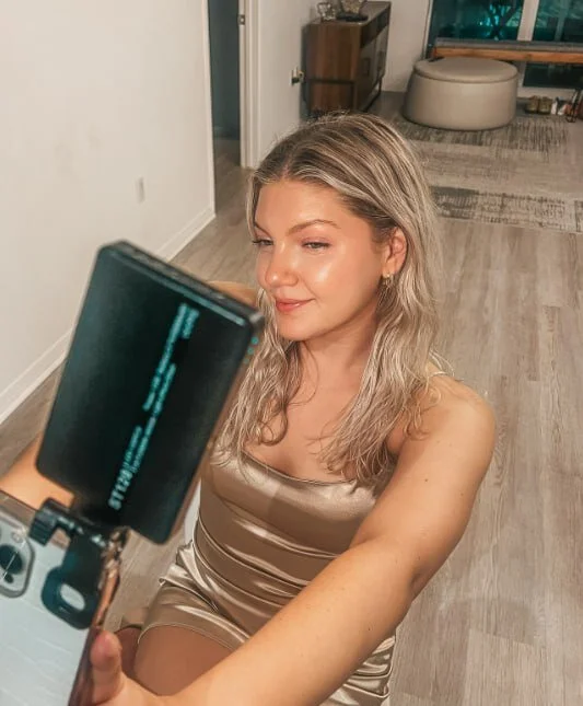 Madelynwilde's Offline Chat Room