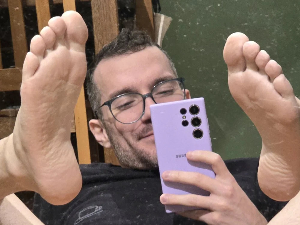 florianhole's Offline Chat Room
