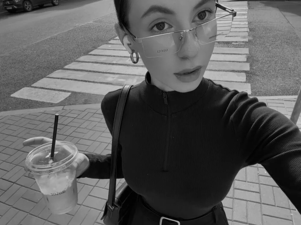 AdeleBabyGirl Chat XXX Ngoại tuyến