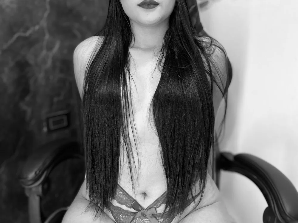 Hot_Princesses_'s Offline Chat Room