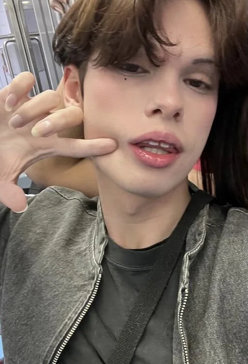 KittyLevi's Offline Chat Room
