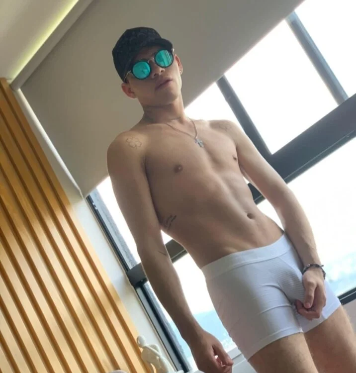 Dereek_hott অফলাইন XXX চ্যাট