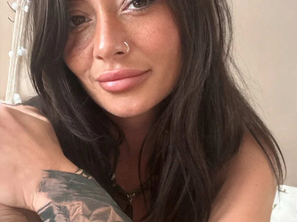 Therealmrmrsgrey's Offline XXX Chat