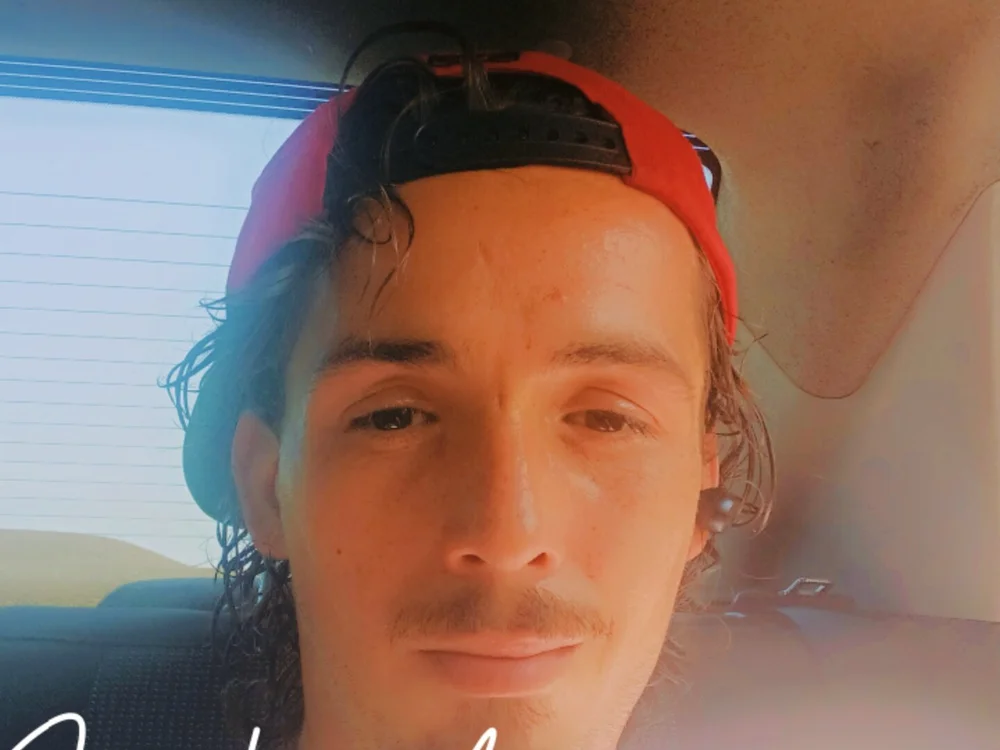 whiteboy_2024's Offline Chat Room
