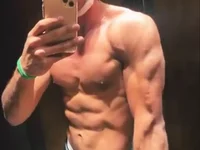 leomgmnt's webcam live show