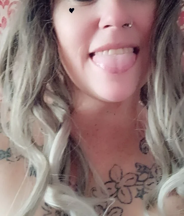 MistyMilfshake offline chatrum