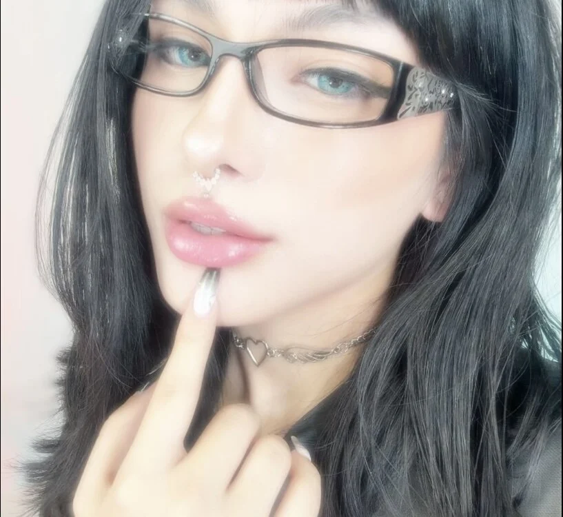 cuteezoe's Offline XXX Chat