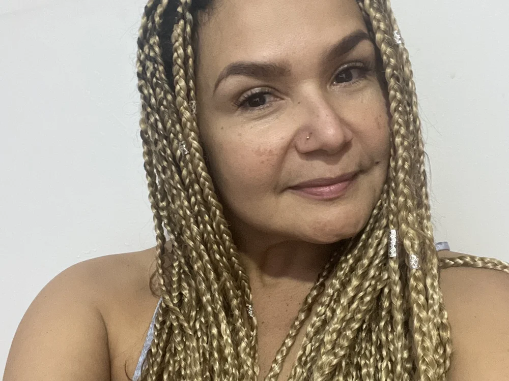 Penelope_Pink's Offline Chat Room