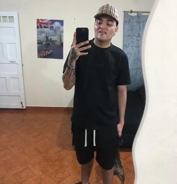 _lozto's Offline Chat Room