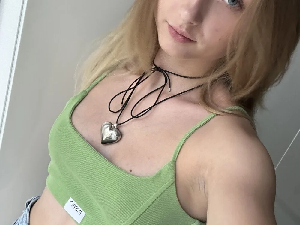 MirnaMeeow's Offline XXX Chat