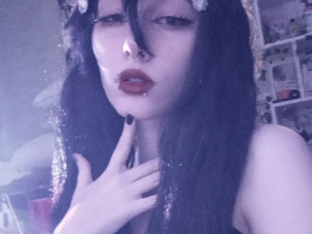 Vi_Nika offline XXX-chat