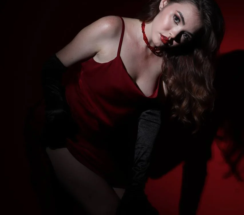 QuennaBurland: офлайн-секс-чат