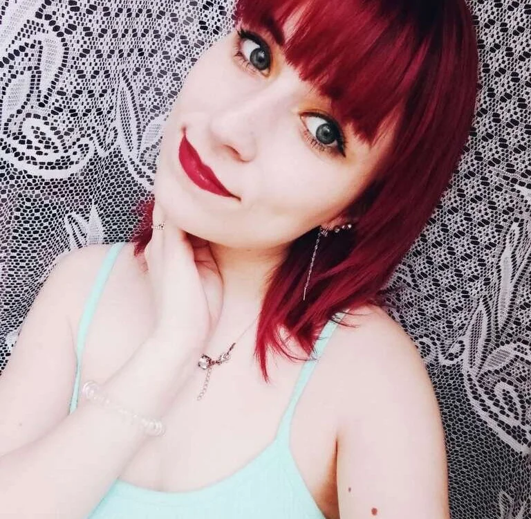 LucyKirby offline chatrum