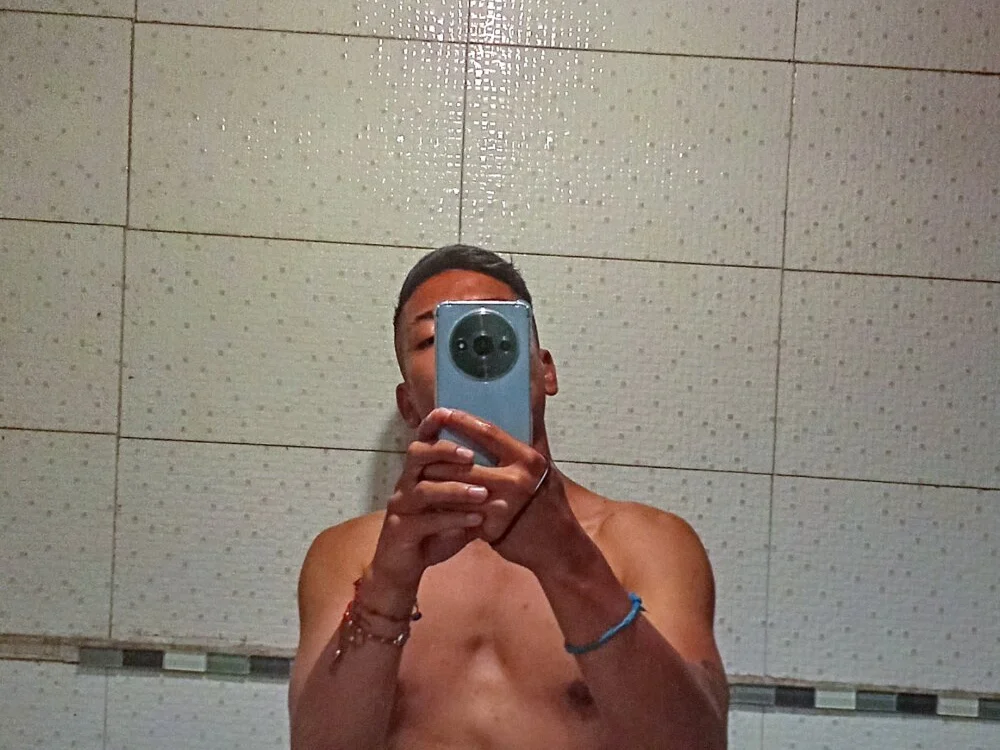 XMorenitho_24's Offline XXX Chat