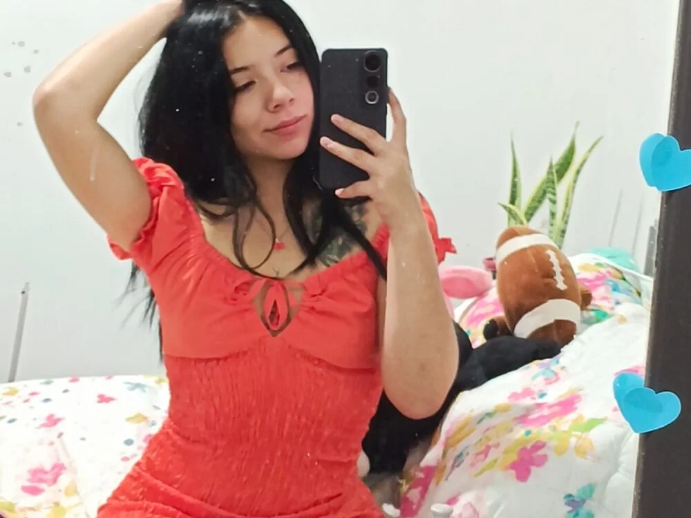 Chat +18 de Agatta_Adams ao vivo