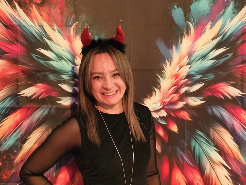 LinaRaush's Offline Chat Room