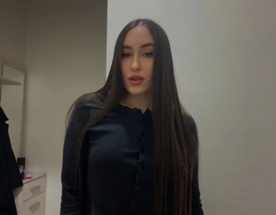 Elyra_Noir's Offline XXX Chat