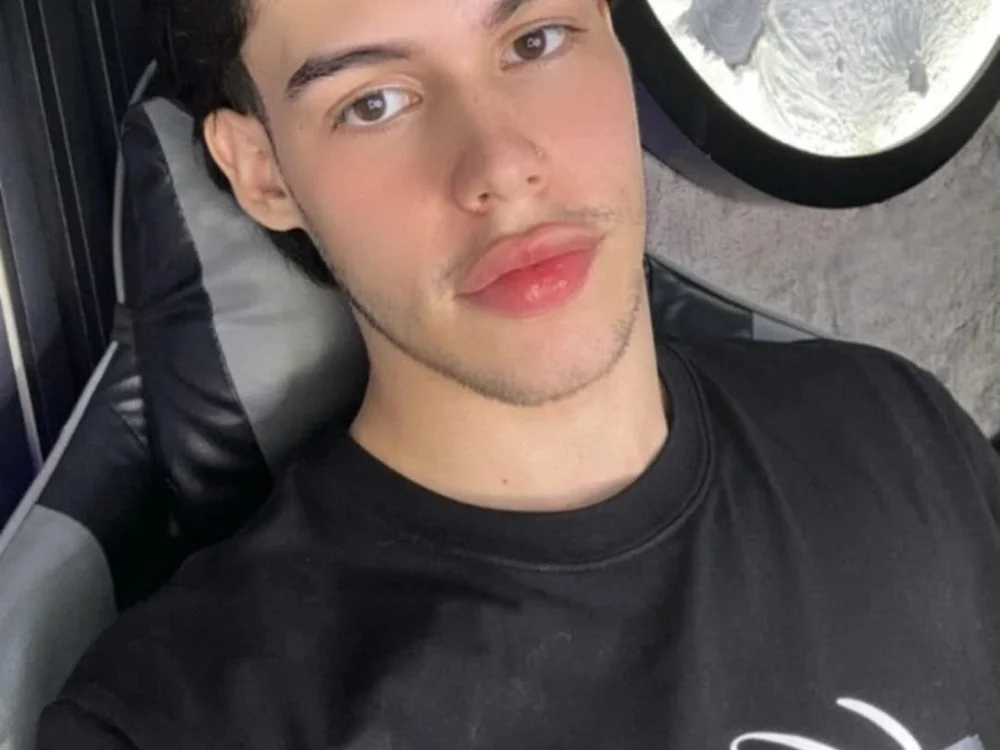 Offline XXX chat modela Lucian--grey