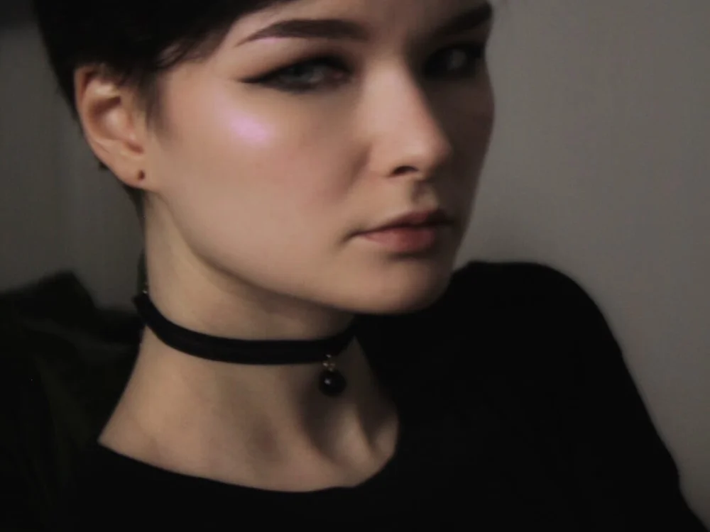 broken_but_cute's Offline Chat Room