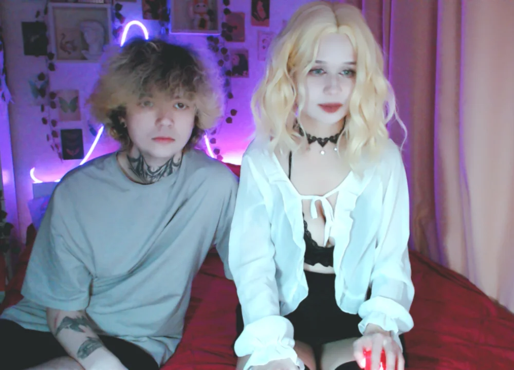 meow_on_da_cam's Offline XXX Chat