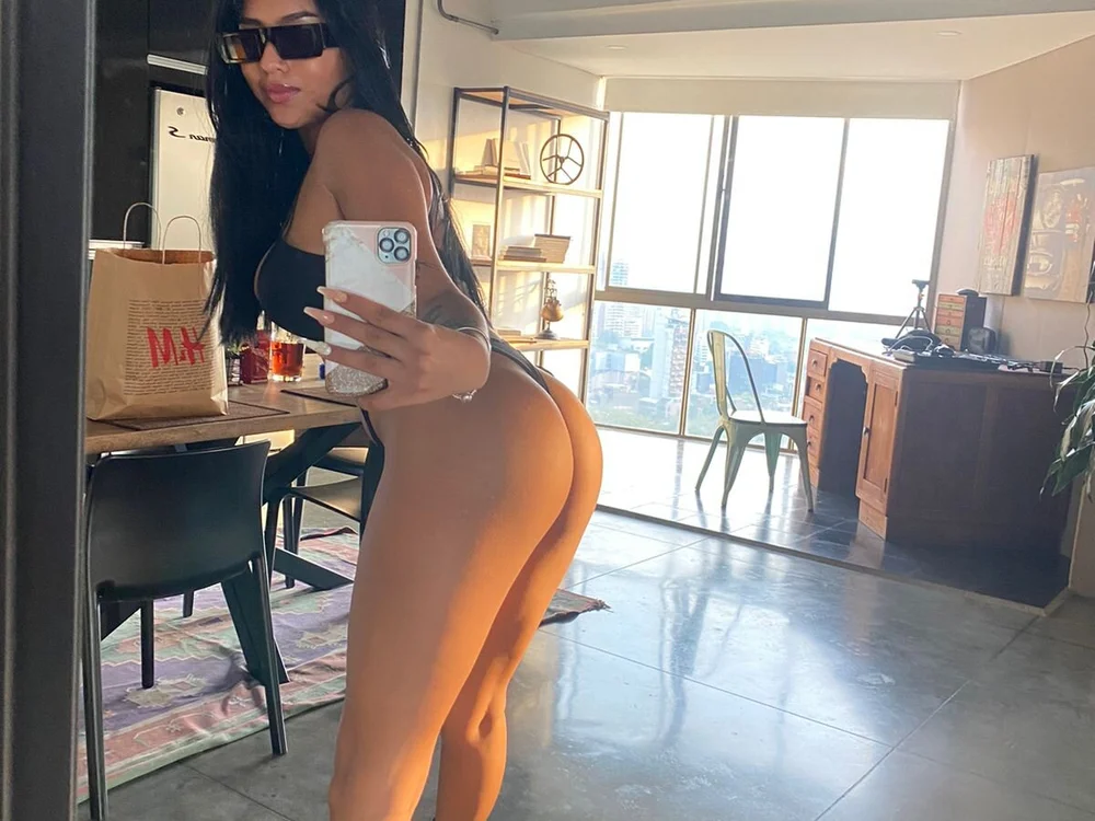 Sharon_stone22's Offline XXX Chat