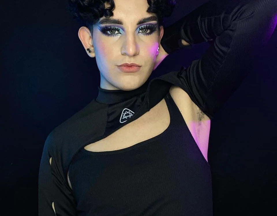 Noa_Carter's Offline Chat Room