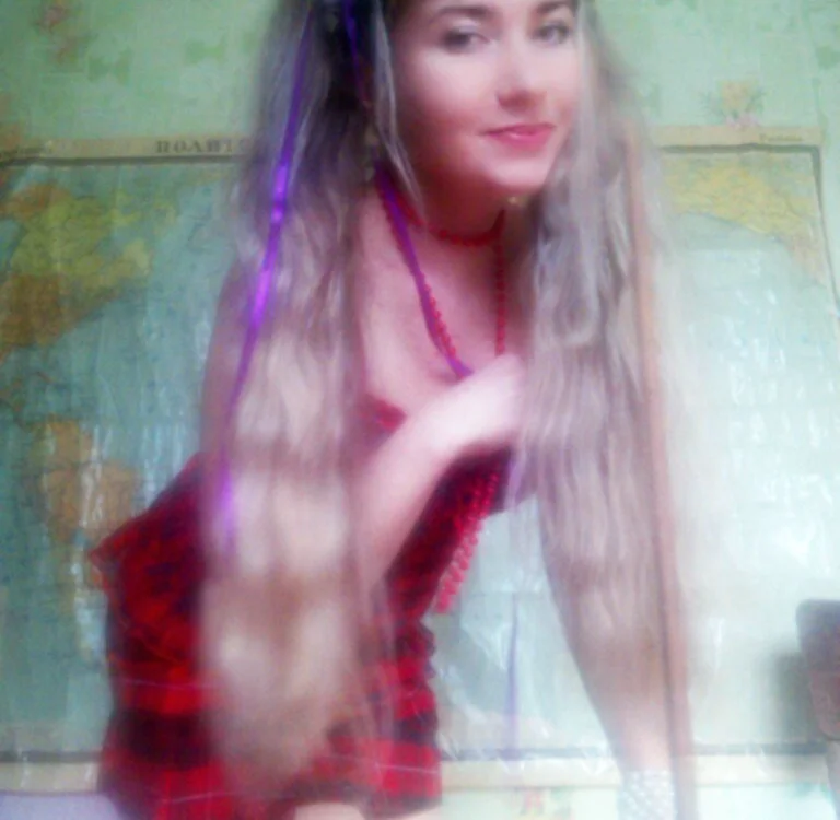 SupericeGirl's Offline Chat Room