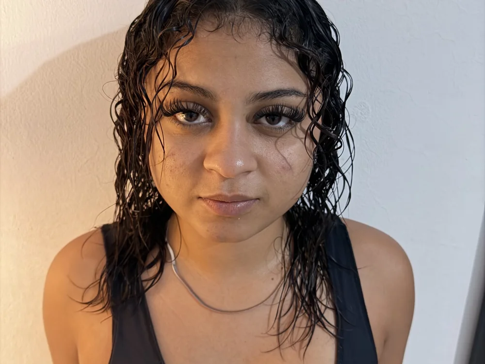 Sexladyrous99's Offline XXX Chat
