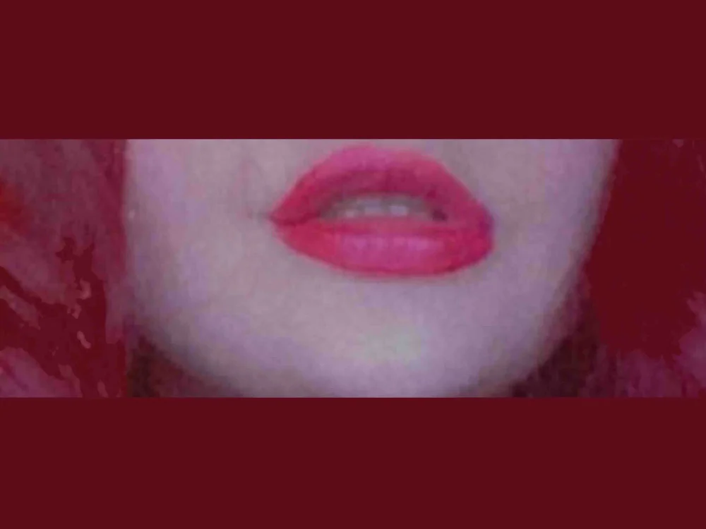 Roseyredlips' Offline Chat Room