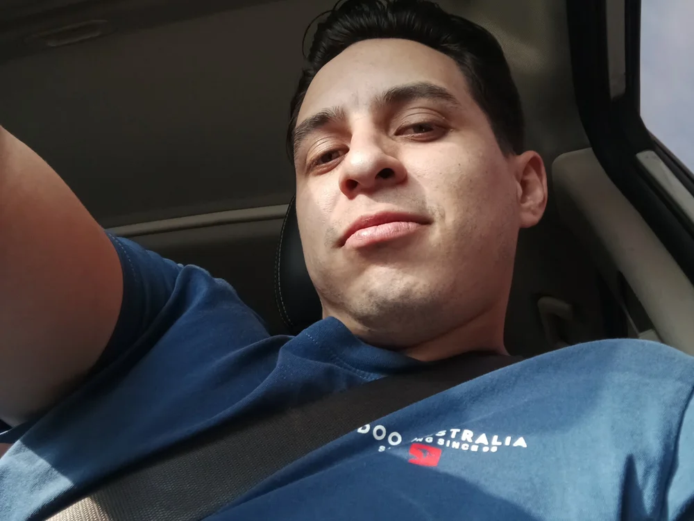 savir23n Offline XXX chat