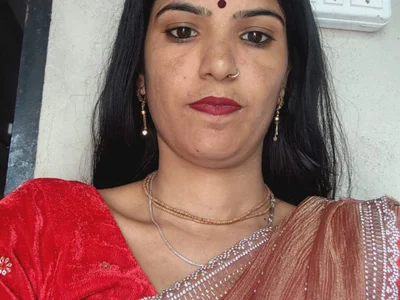 Riya_jan12 — live female cam