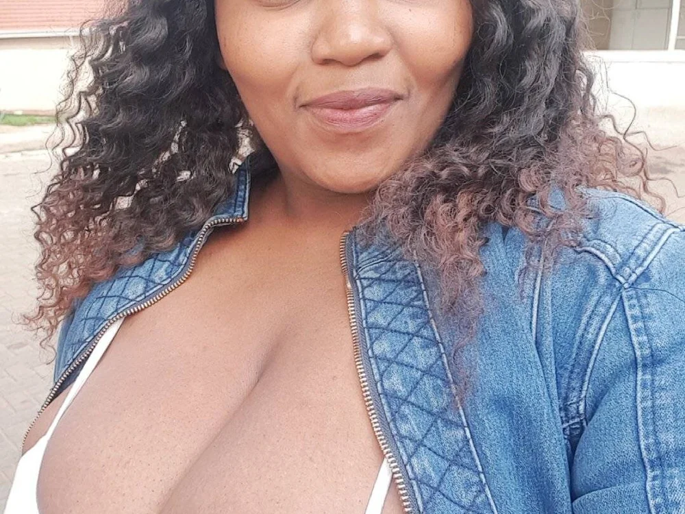 thickBBwXX 離線 XXX 聊天