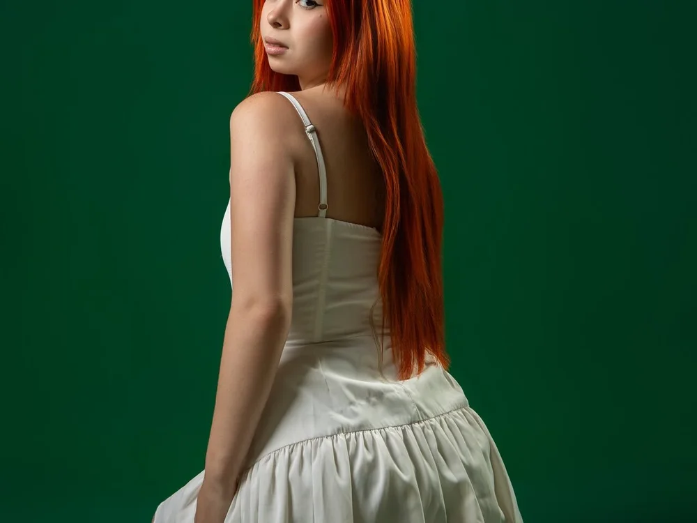emma_jhones1's most recent online preview