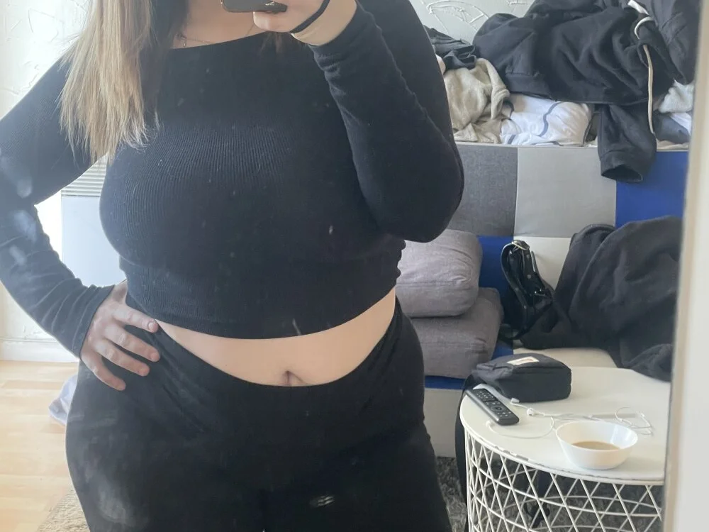 kushyy Adlı Modelin Çevrimdışı XXX Sohbeti