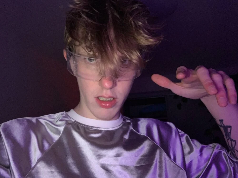 ssat1sfaction 离线XXX聊天