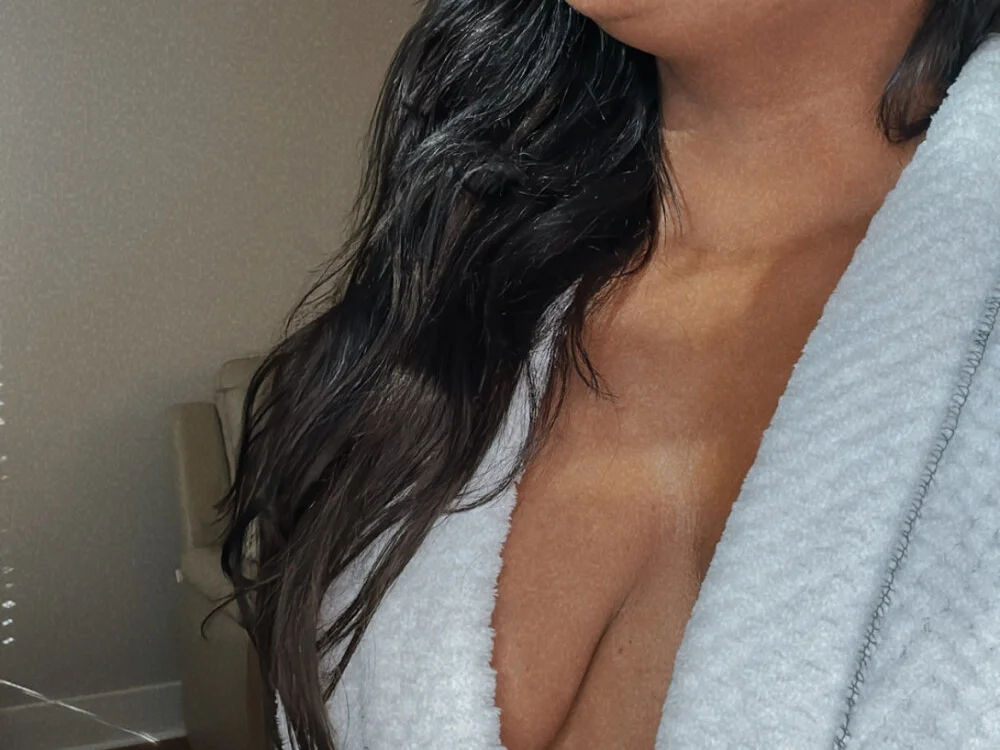 morena-brazil's Offline XXX Chat