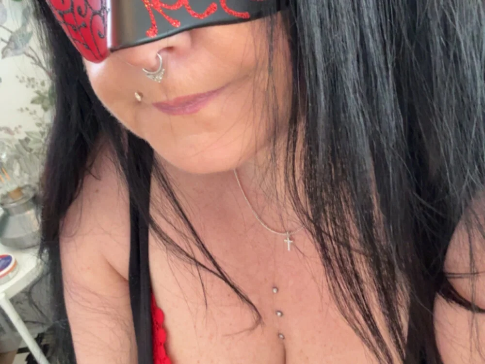 دردشة Elilinande الجنسية دون اتصال